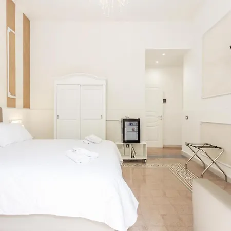 Aragona House *